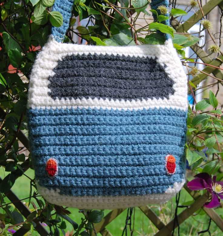 Knitting pattern for shoulder bag