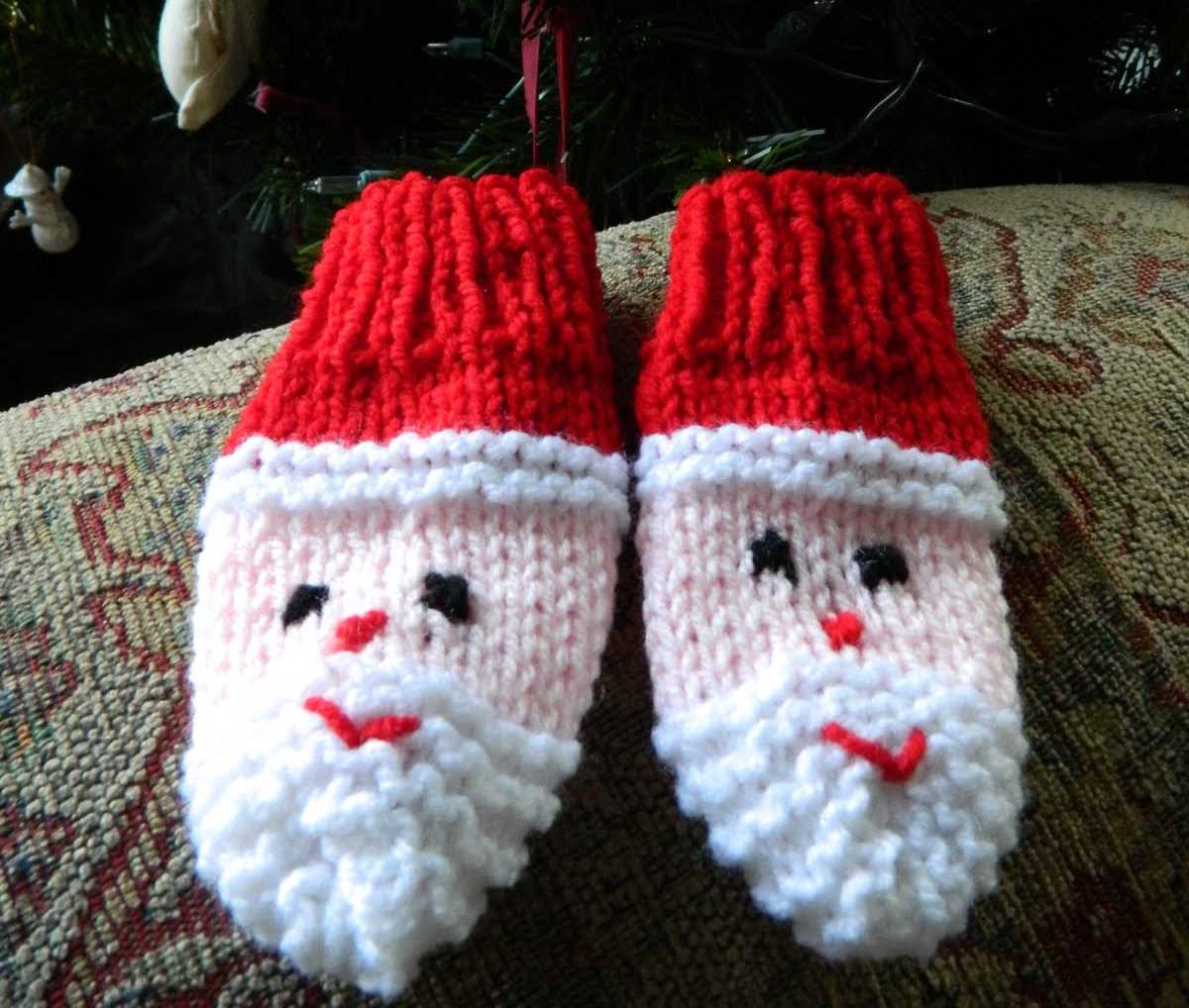 Christmas mittens knitting pattern