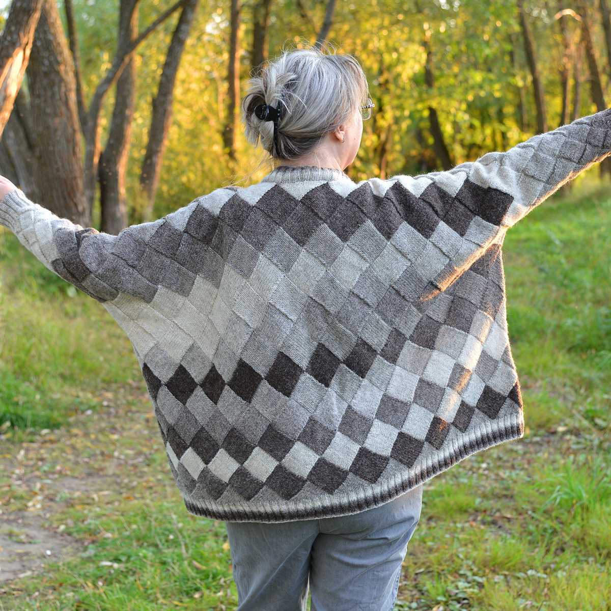 Oversized cropped cardigan knitting pattern