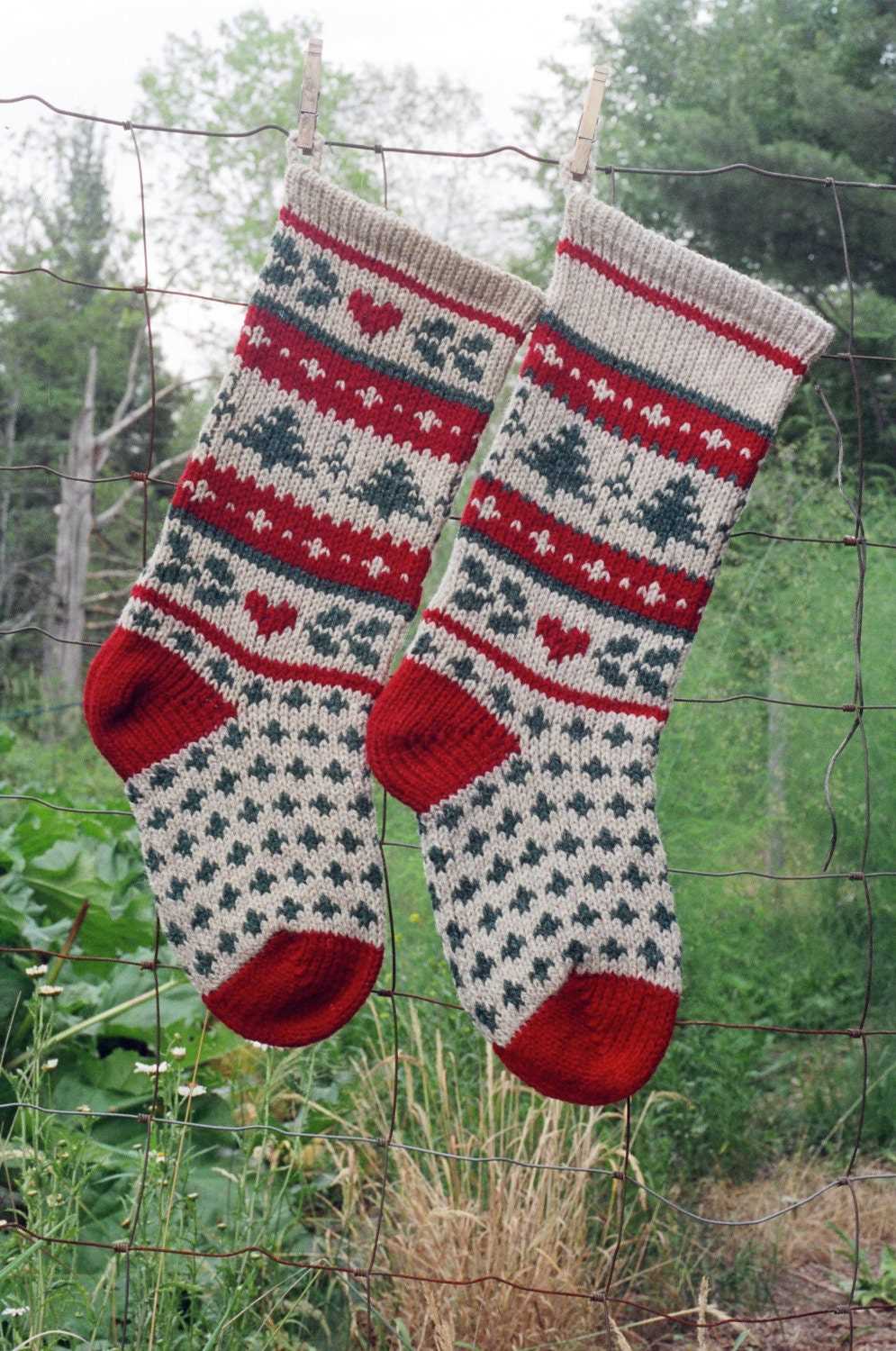 Knitting pattern for dog christmas stocking