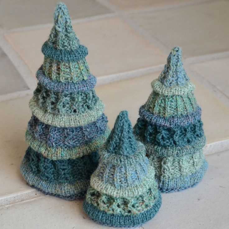 Knit christmas tree pattern