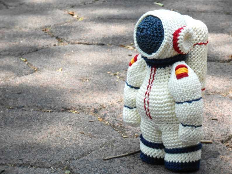 Astronaut knitting pattern
