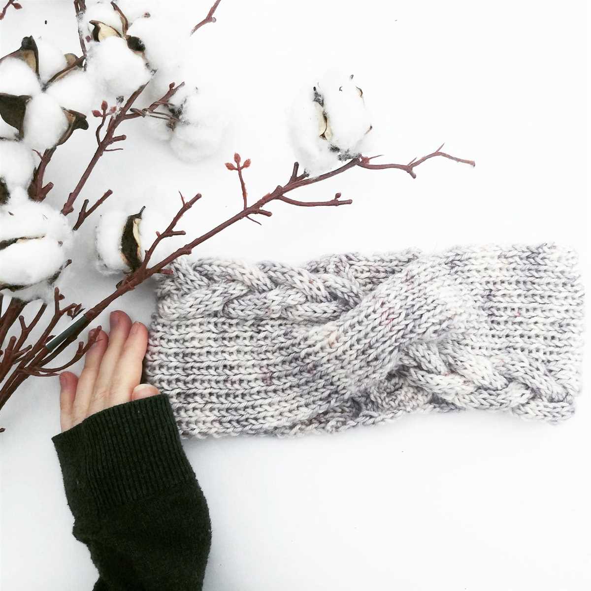 Twisted headband pattern knit