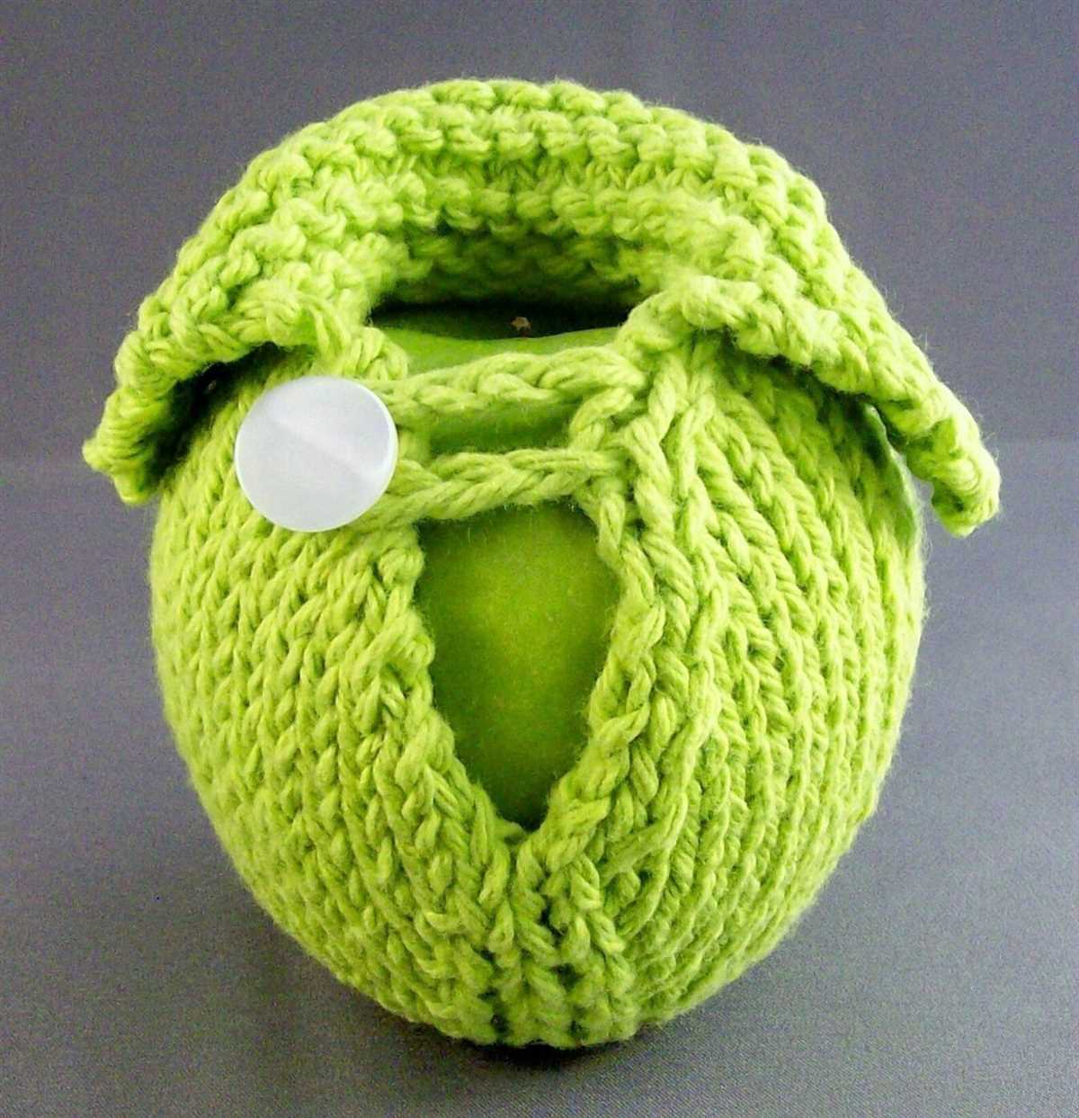 Apple cosy knitting pattern
