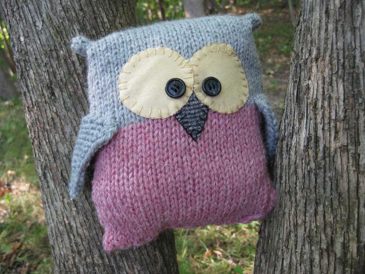Knitted stuffed owl pattern