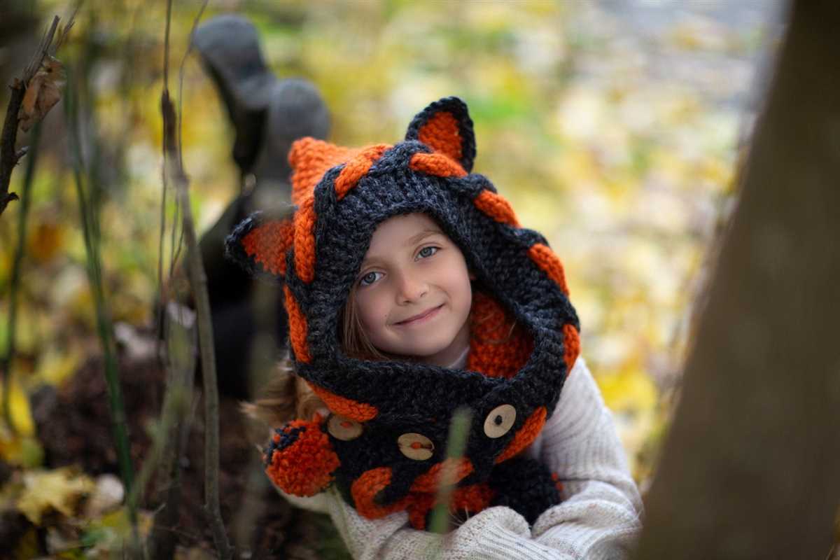 Knitted patterns com hooded scarf