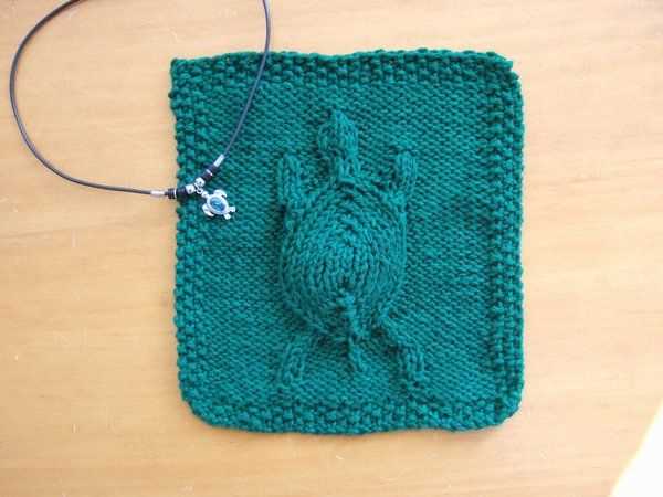 Knitted leaf dishcloth pattern