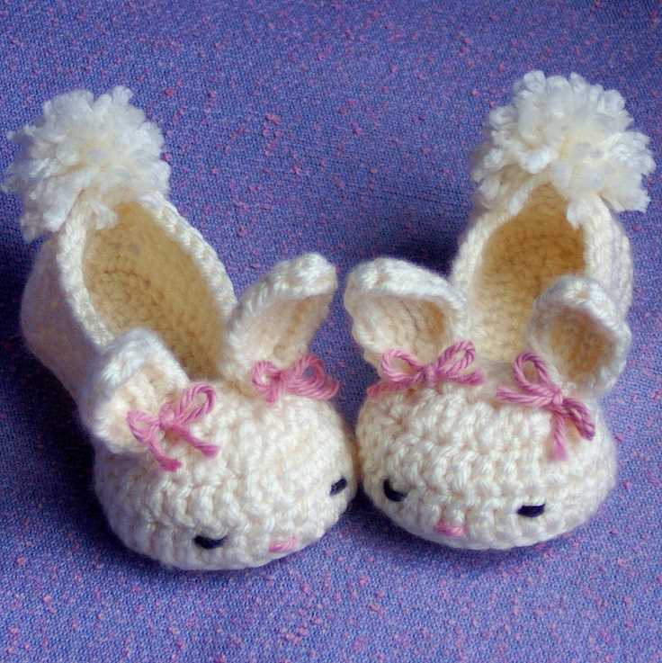 Bunny booties knitting pattern
