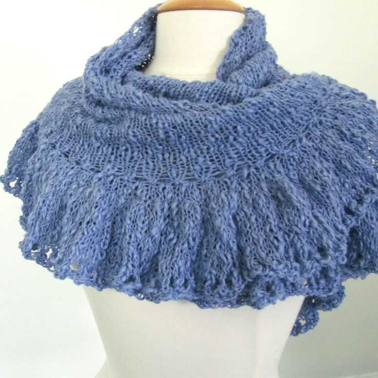 Simple knitted triangle shawl pattern