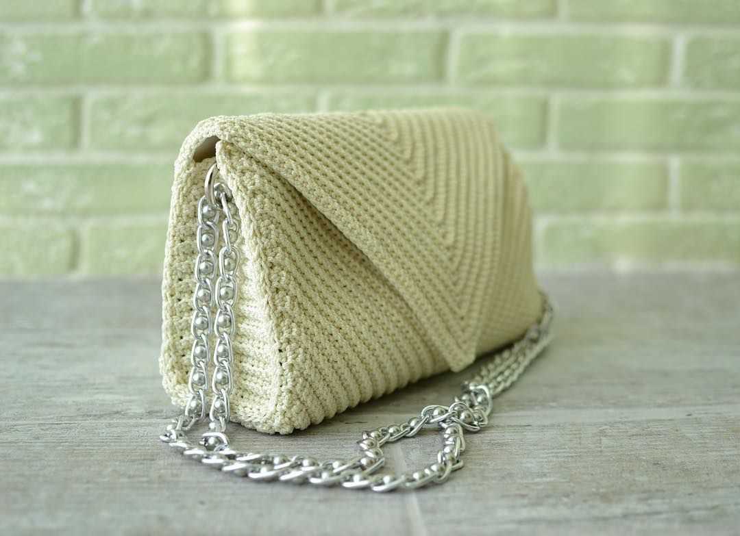 Knitted clutch purse pattern