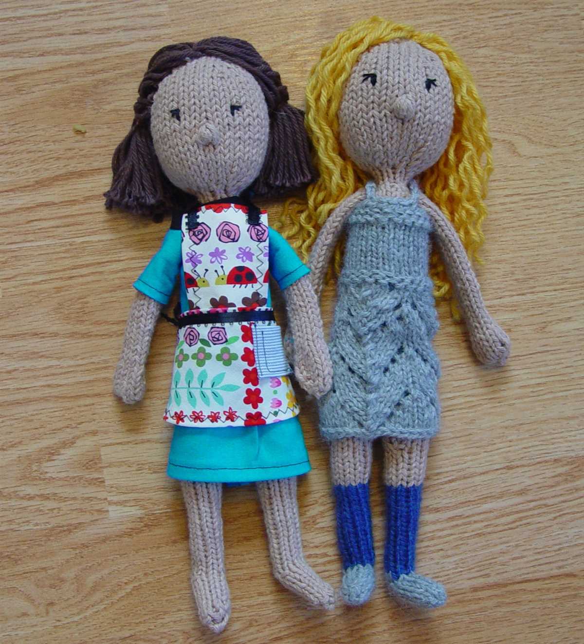 Lilly and may dolls knitting pattern