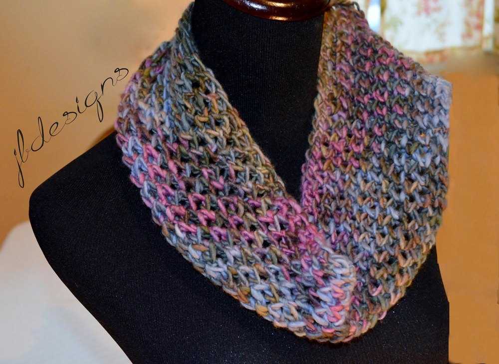 Easy lace infinity scarf knitting pattern