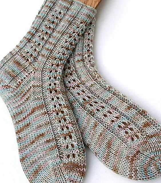 Hand knitted socks free patterns