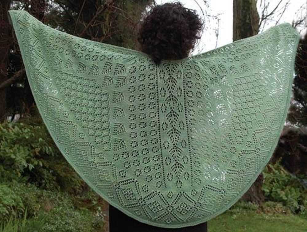 Heart shaped shawl knitting pattern