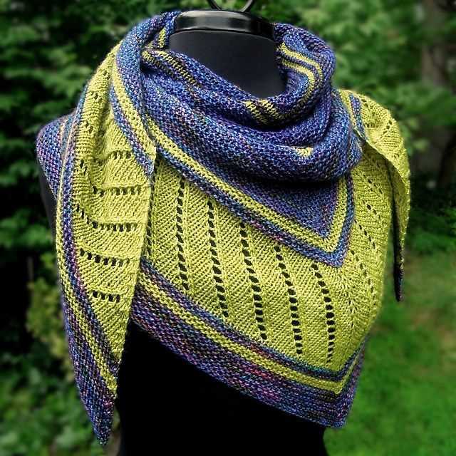 Heart shaped shawl knitting pattern