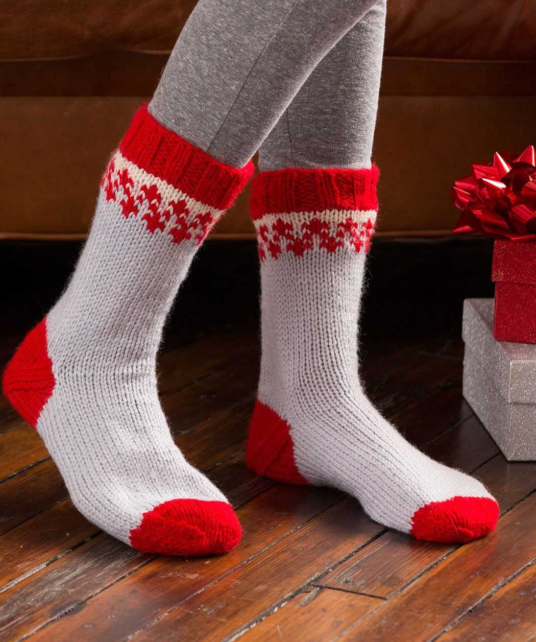 Heart socks knitting pattern
