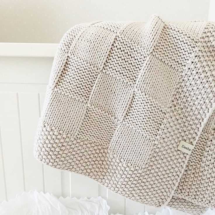 Knitting baby blanket pattern