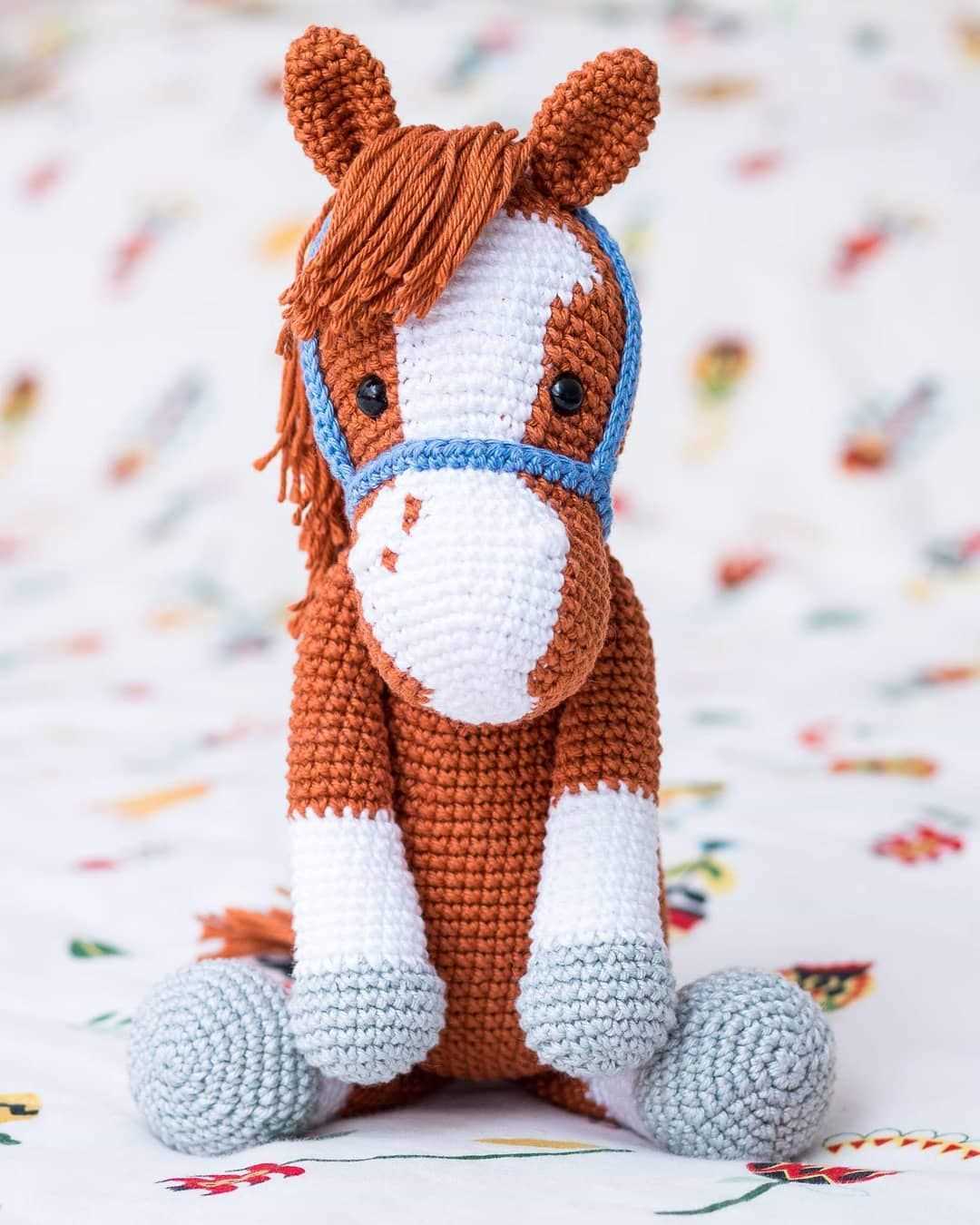 Horse head knitting pattern