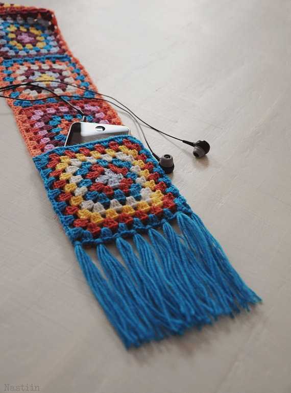Knit scarf with pockets pattern