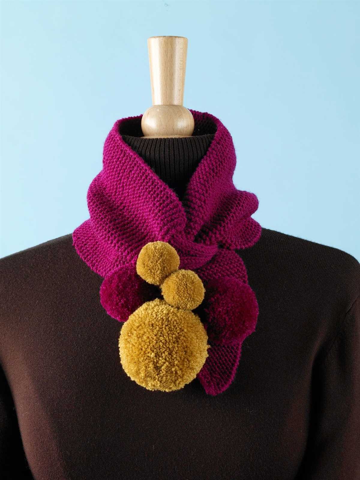 Knitted keyhole scarf pattern