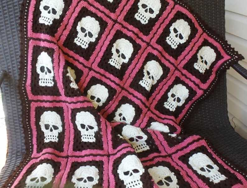 Knitted skull blanket pattern