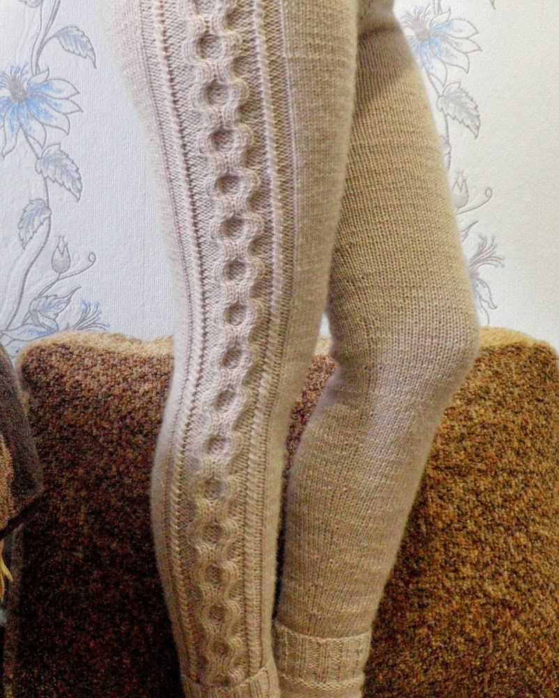 Knitting patterns for women's leggings