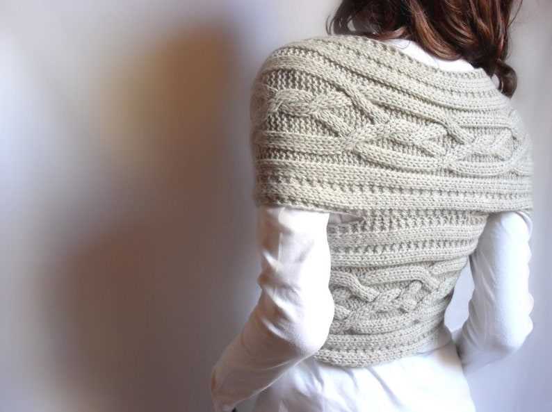 Free cable knit neck warmer pattern