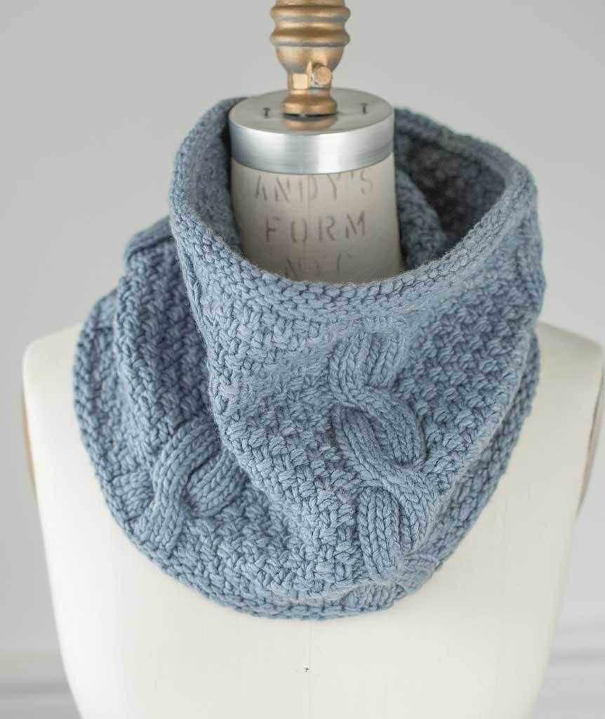 Knitting pattern for cowl using chunky yarn
