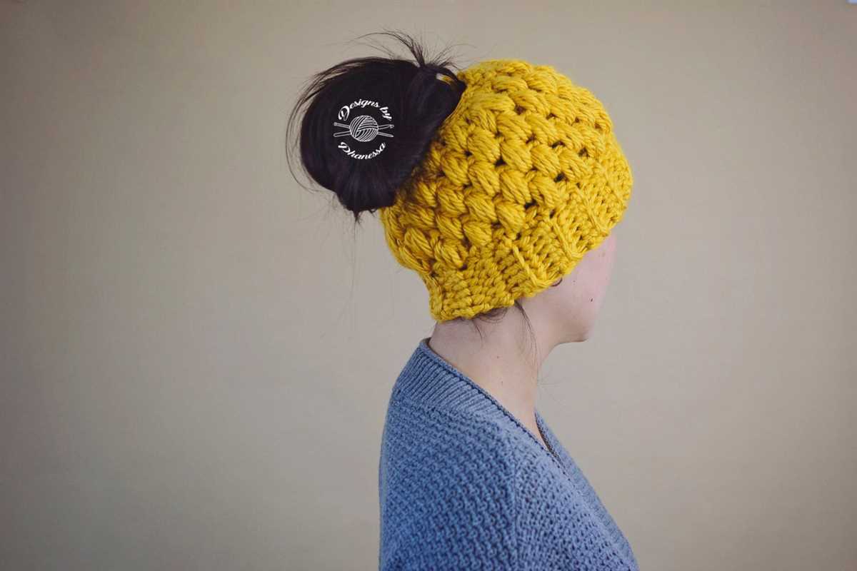 Knitted hat for ponytail pattern