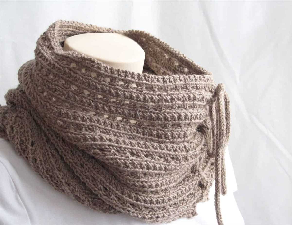 Knitted cowl pattern