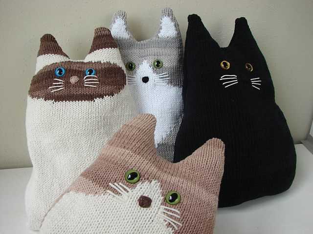 Knit your own cat pattern