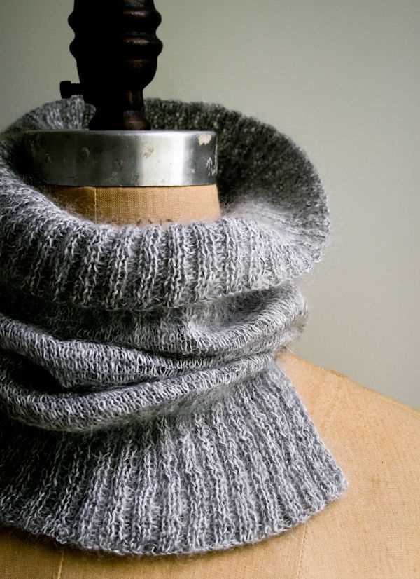 Knit and purl scarf pattern