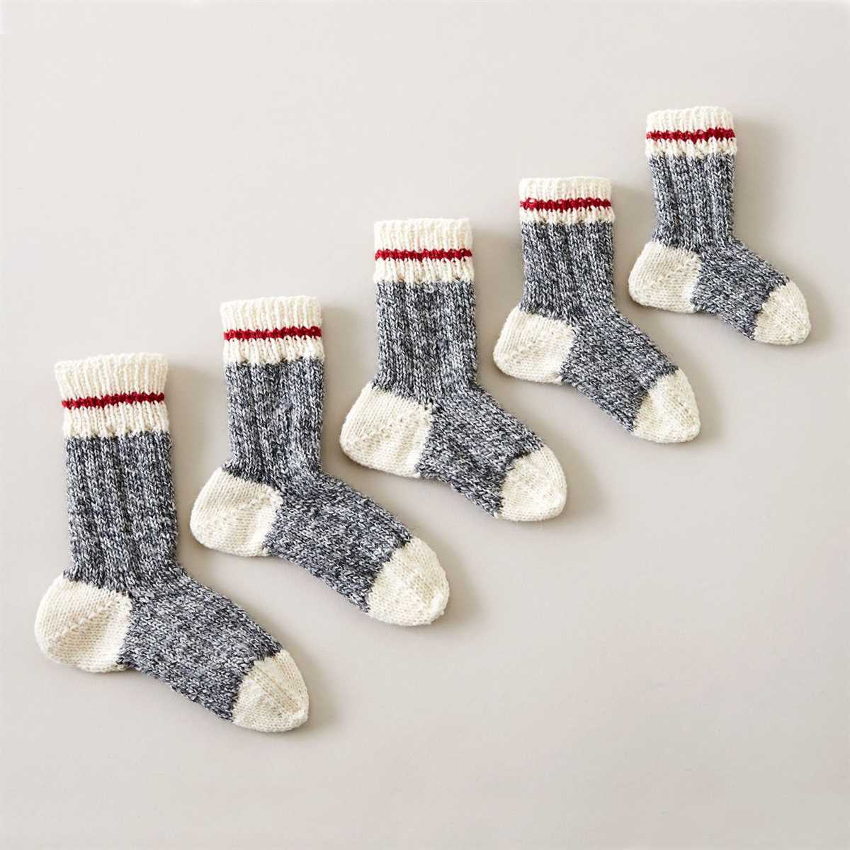 Knit baby socks pattern free