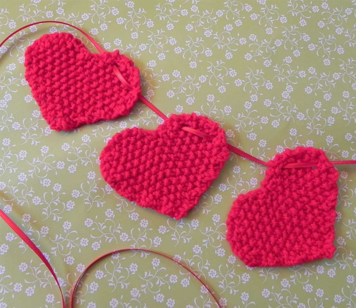 Knit garland pattern
