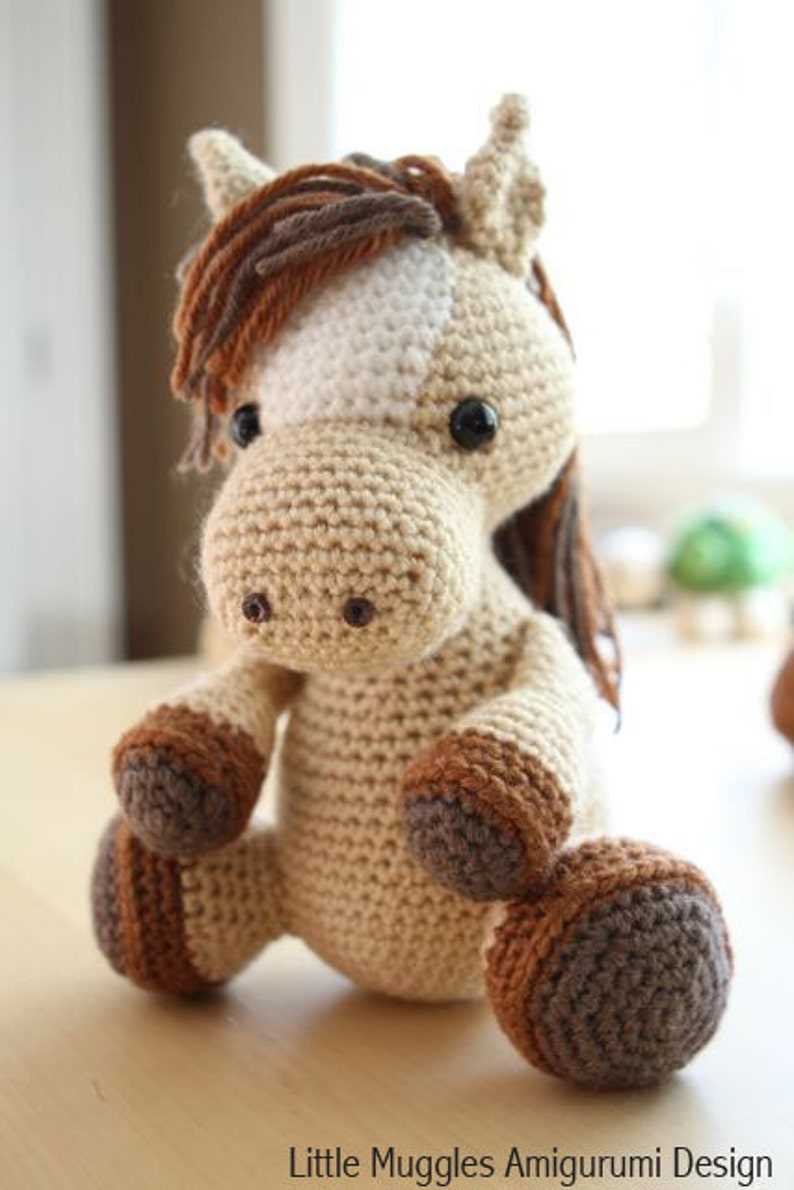 Knit horse pattern