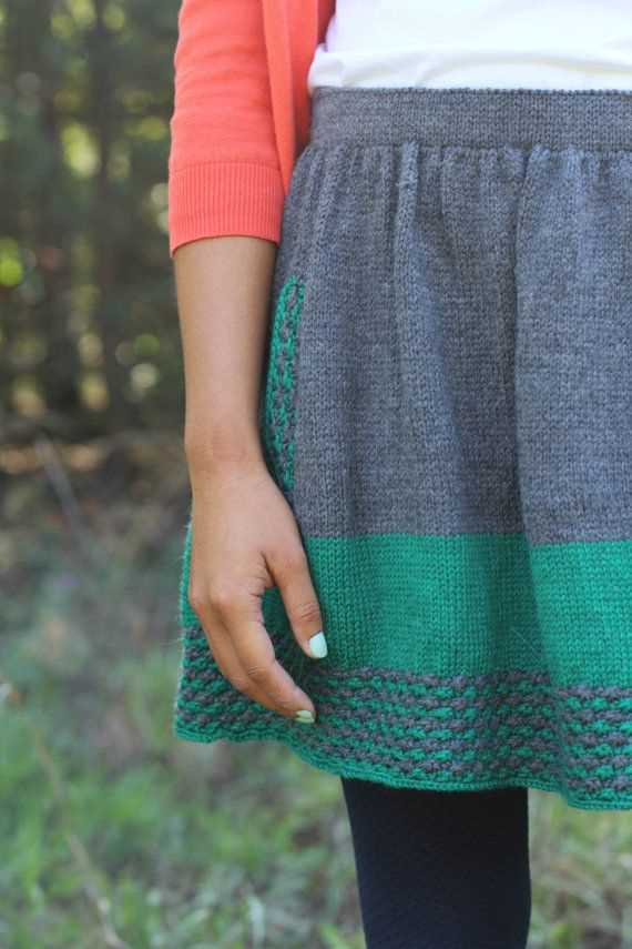 Knit mini tree skirt pattern
