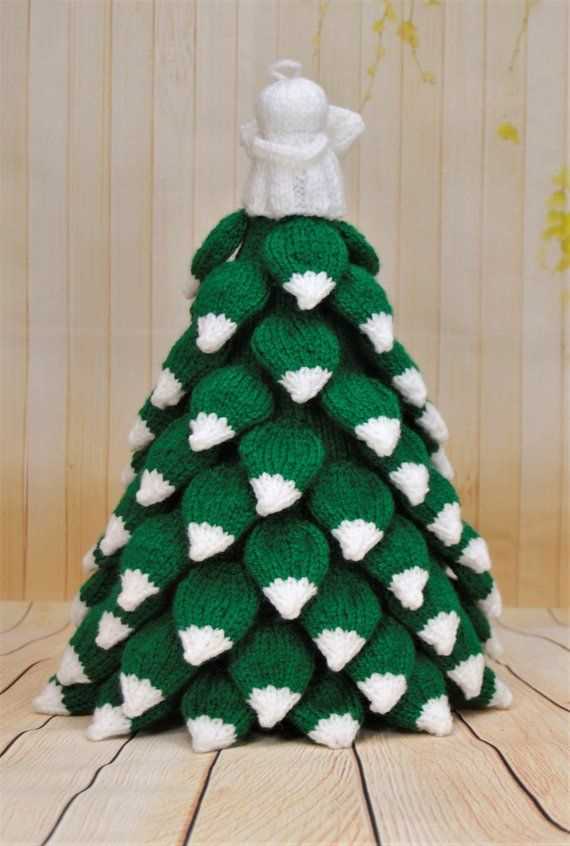 Knitted christmas tree pattern free