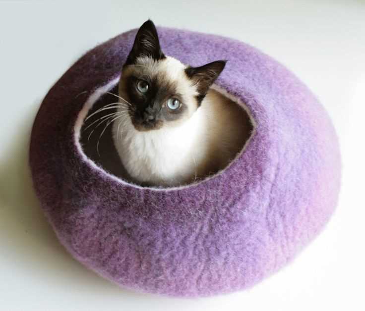 Knitted felted cat cave pattern