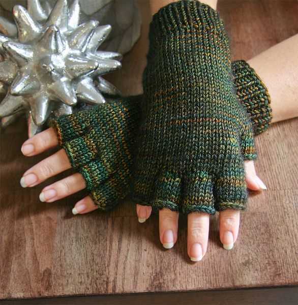 Knitted glove pattern