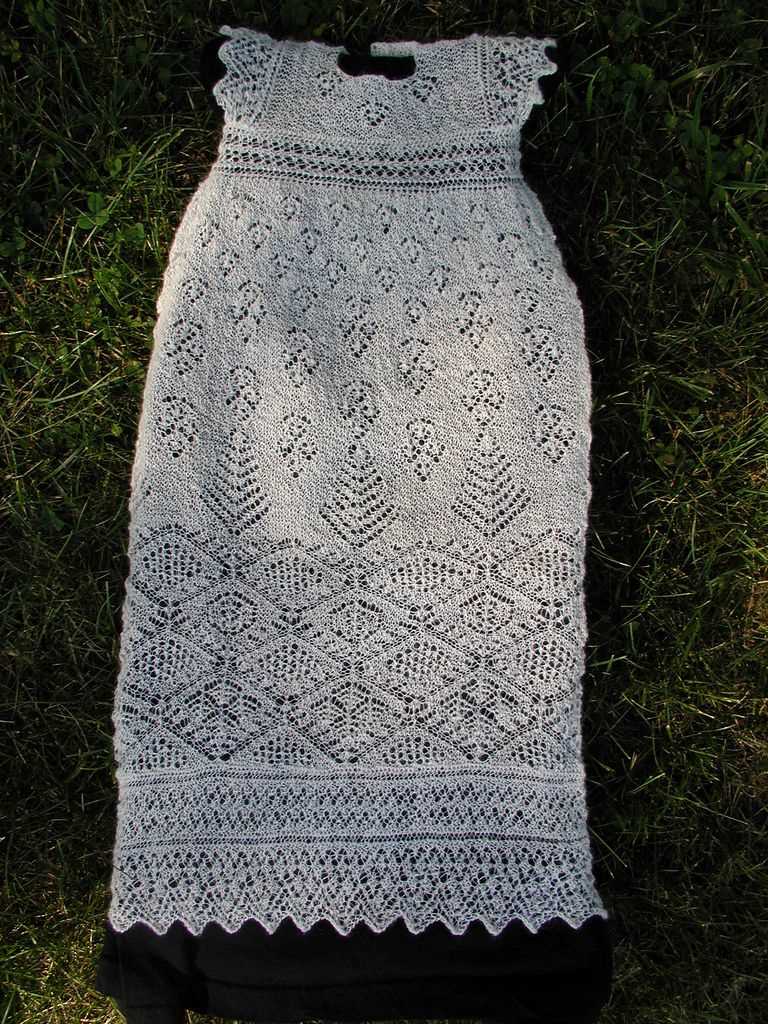 Knitted lace dress pattern
