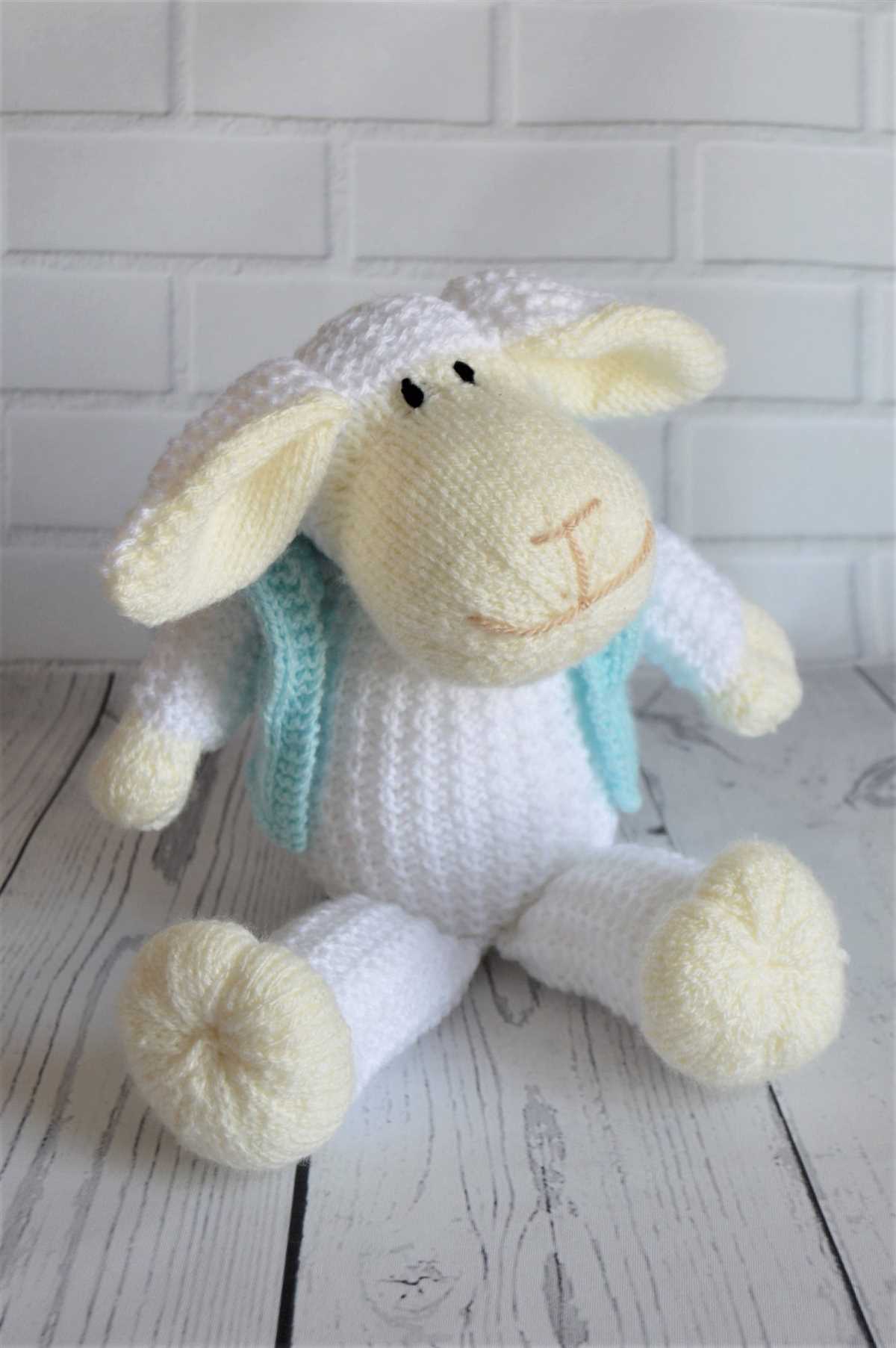 Knitted lamb pattern