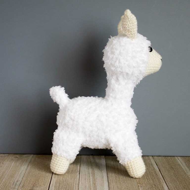 Knitted llama pattern