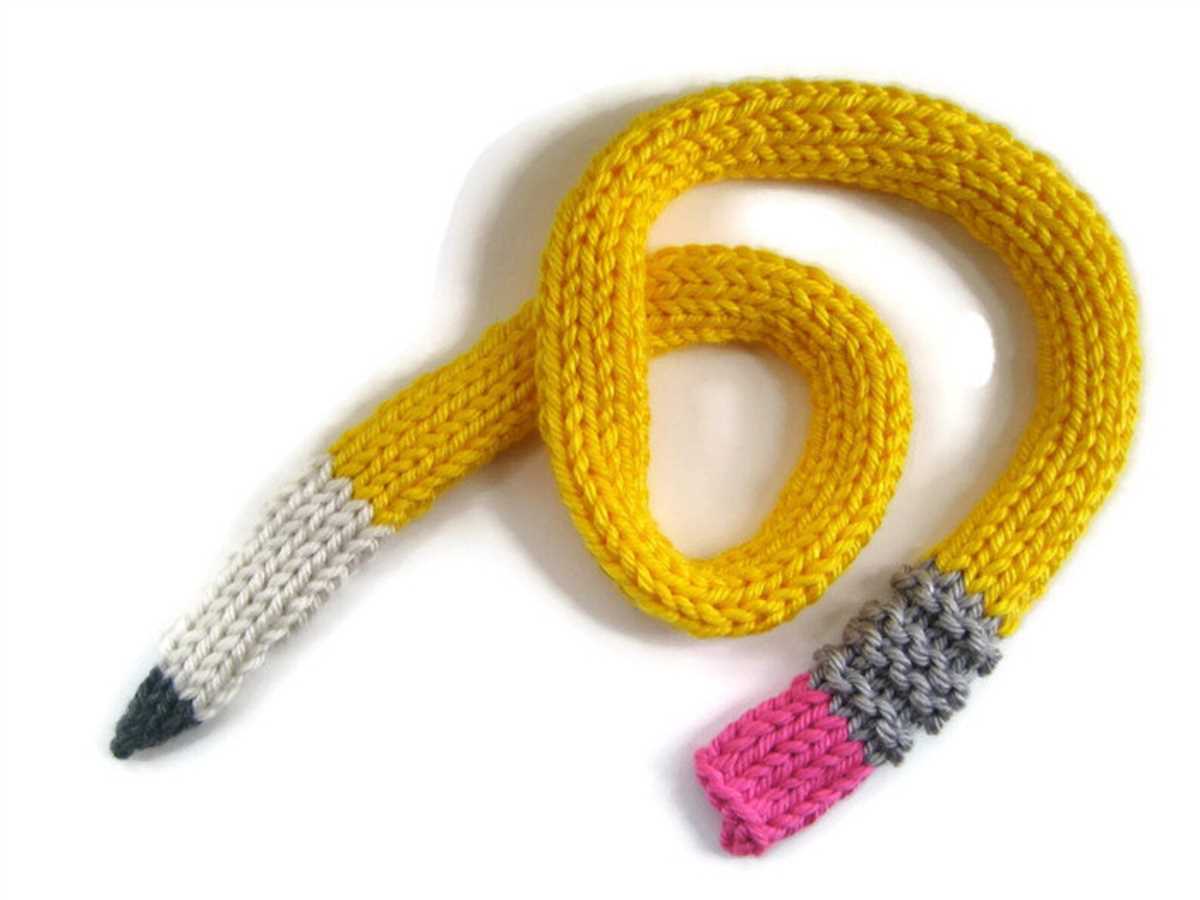 Knitted pencil scarf pattern