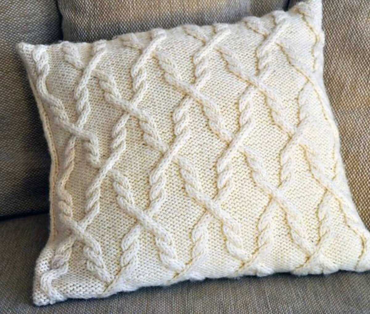 Knitted pillowcase pattern