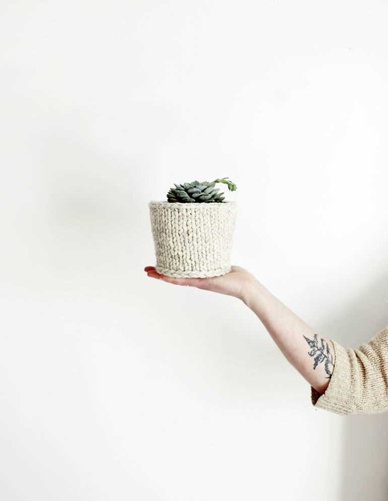 Knitted plant pattern