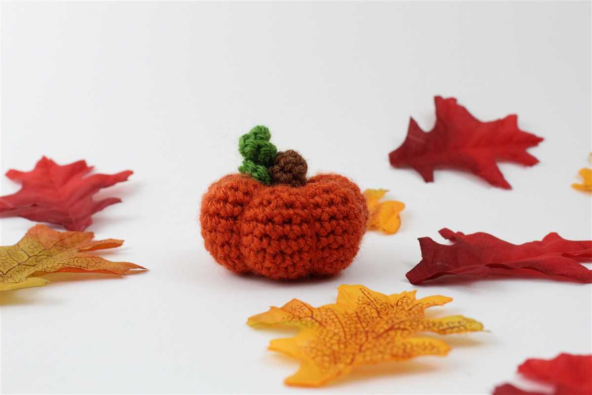 Knitted pumpkin leaf pattern