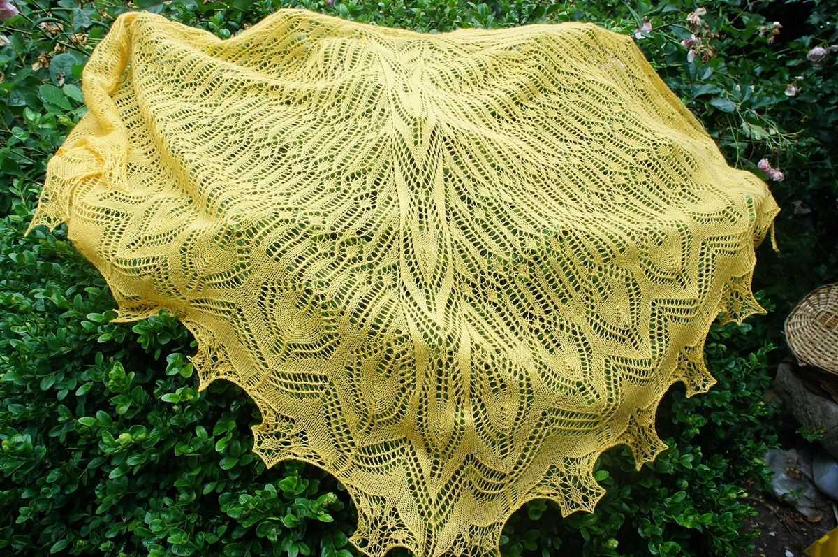 Knitted shawl free pattern