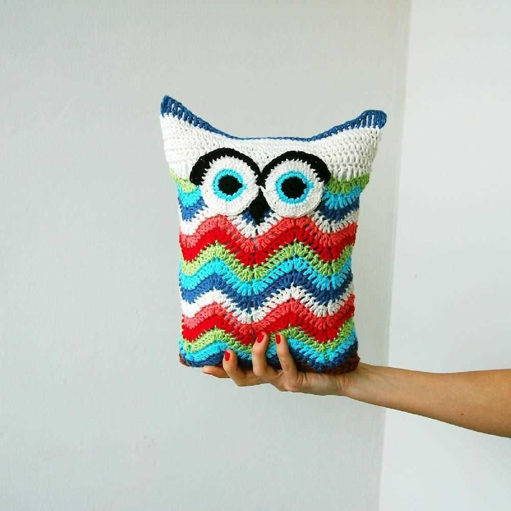 Knitted stuffed owl pattern