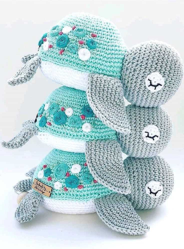 Knitted turtle pattern