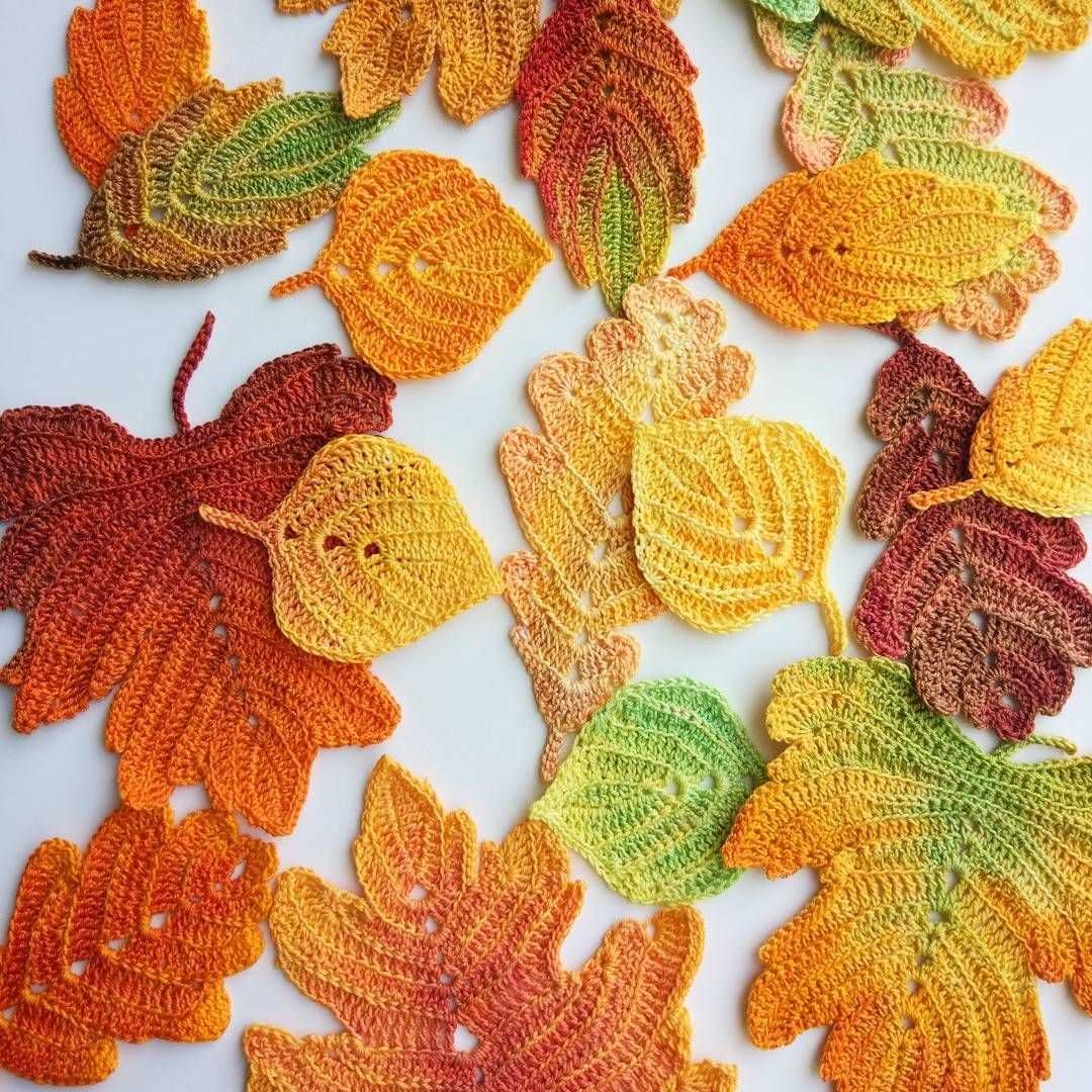 Knitted autumn leaves pattern